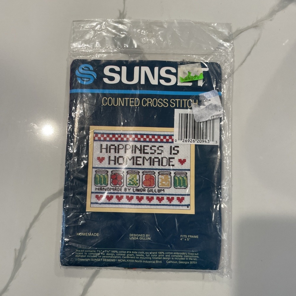 Sunset Counted Cross Stitch Kit 943‎  "Happiness is Homemade"  4" x 5"